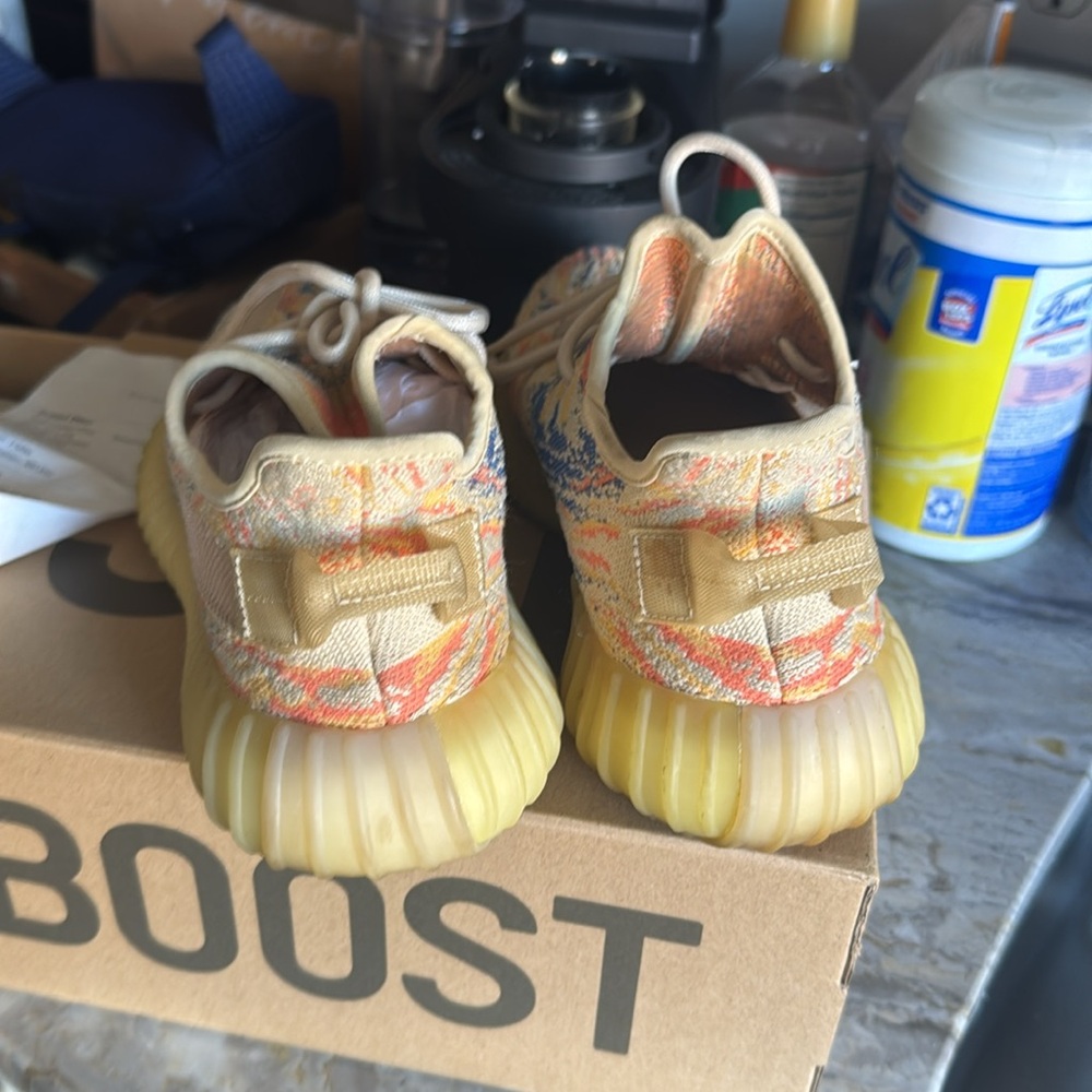 Yeezy Boost 360 V2 - Picture 6 of 8
